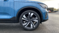 Volvo XC40 2.0 B4P Ultra Dark 5dr Auto Petrol Estate